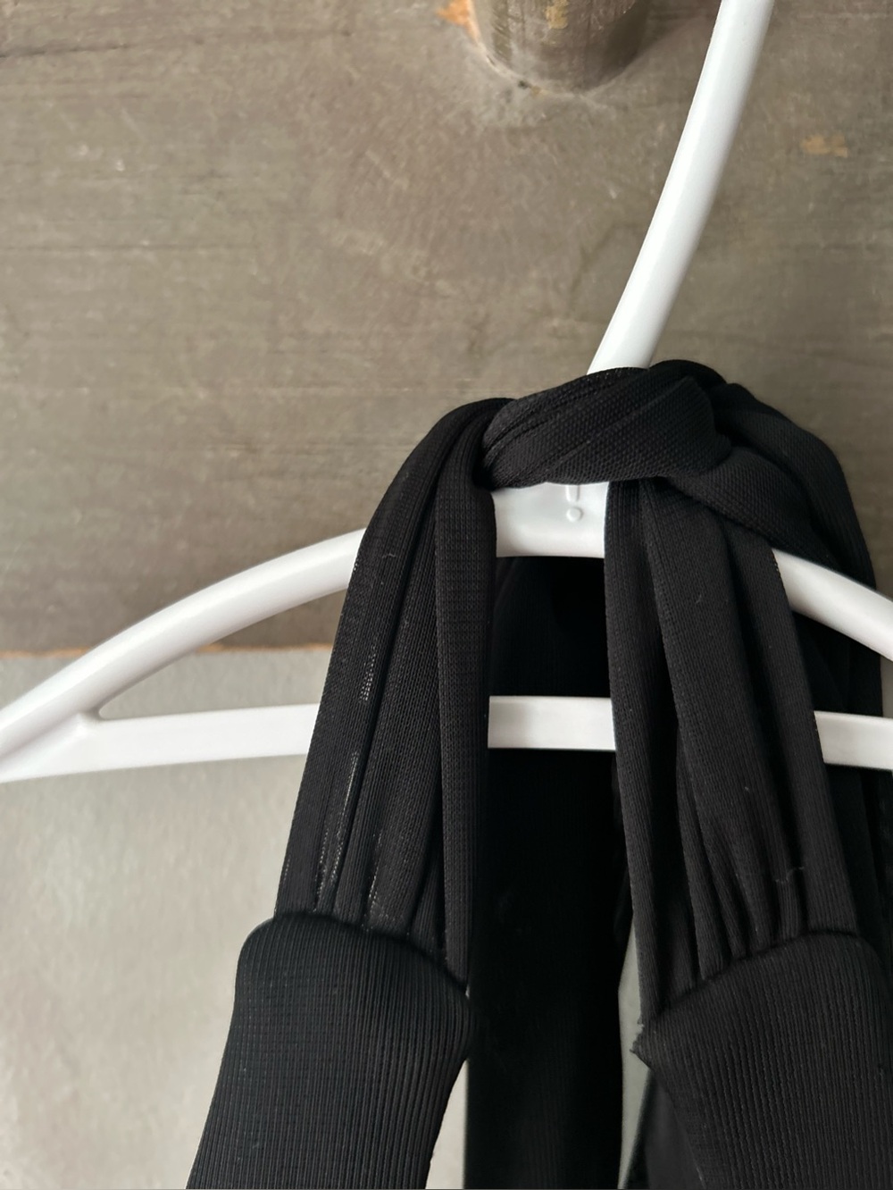 Le Château mesh halter dress - Picture 4 of 11